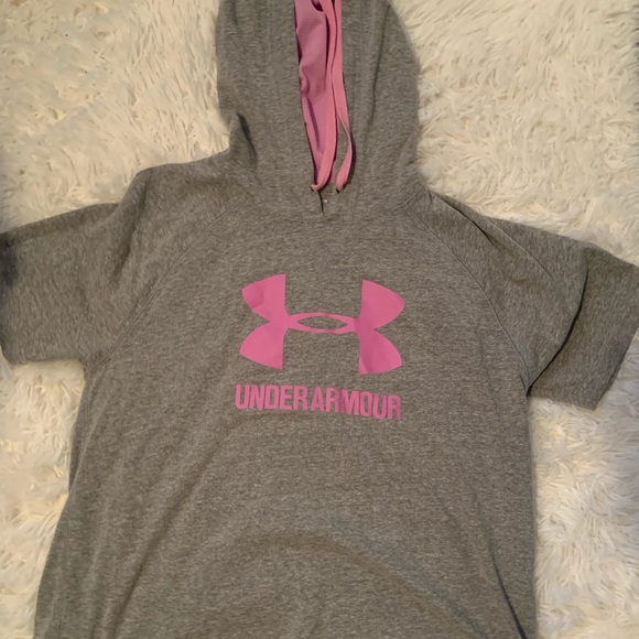 Hooded short sleeve UA top - Picture 5 of 5
